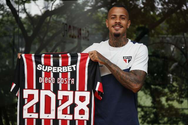 &#039;Supercampe&atilde;o&#039; com o S&atilde;o Paulo, zagueiro de MS renova contrato at&eacute; 2028 