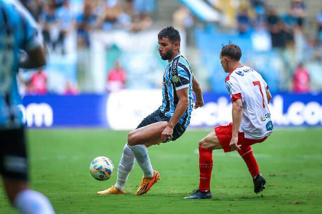 Gr&ecirc;mio sofre, mas arranca o empate no fim do jogo contra o S&atilde;o Luiz