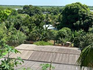 De cima de uma casas, a vista do território que foi destinado à Família Ozório (Foto: Marcos Maluf)