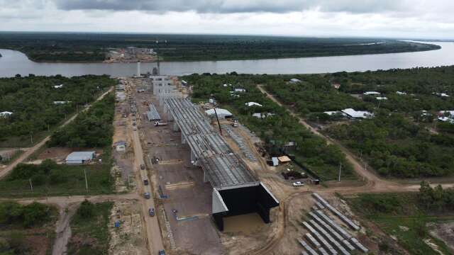 Obra da ponte sobre Rio Paraguai ser&aacute; retomada nos pr&oacute;ximos dias, diz prefeito