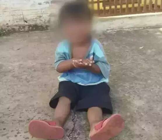 Morre beb&ecirc; espancado pela m&atilde;e e padrasto 