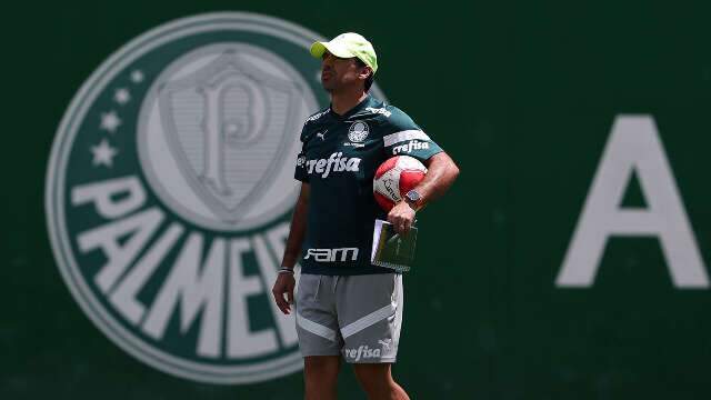 Invicto e l&iacute;der do grupo, Palmeiras encara Santo Andr&eacute; nesta segunda