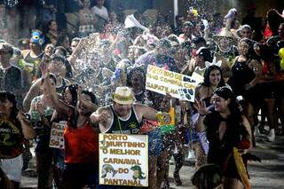 Vencedor do concurso, bloco Sarambi desfila no Porto Folia (Foto: Divulgação)