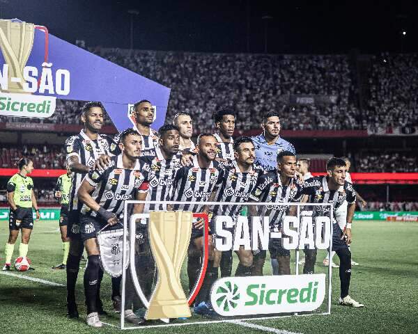 Cl&aacute;ssicos terminam com vit&oacute;ria do Santos em SP e empate entre Vasco e Flu no RJ 