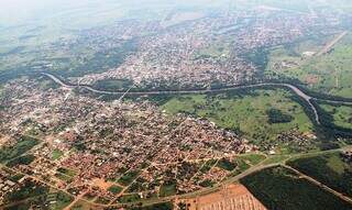 Vista aérea da cidade de Coxim na região norte de MS (Foto: Divulgação/Semadesc) 