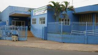Fachada do Centro Regional de Saúde do Bairro Tiradentes, uma unidades que está sem o teste (Foto: Alex Machado) 