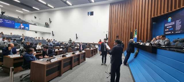 Deputados cabulam sess&atilde;o e Alems &eacute; obrigada a tirar projetos de pauta