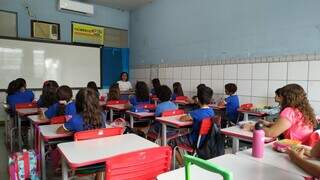 Alunos em sala da Escola Loide Bonfim Andrade no primeiro dia de aula de 2024 (Foto: Divulgação)