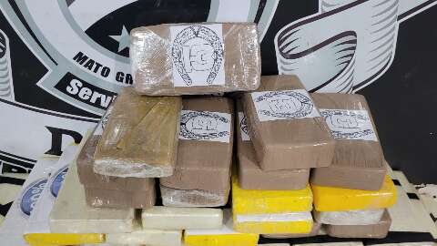 Oficina de fachada guardava R$ 1 milhão em cocaína na Vila Carvalho