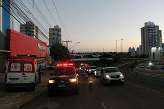 Trânsito na avenida Ceará durante atendimento das vítimas. (Foto: Juliano Almeida)