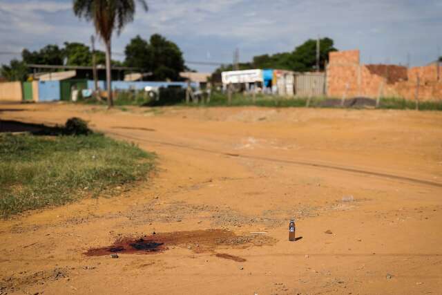 Familiares dizem que rapaz foi morto por ex-marido de colega de trabalho