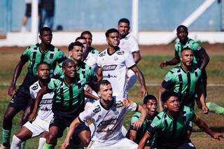 Em dois jogos diante do Operário, o Náutico perdeu por 2 a 0 (Foto: Náutico FC) 