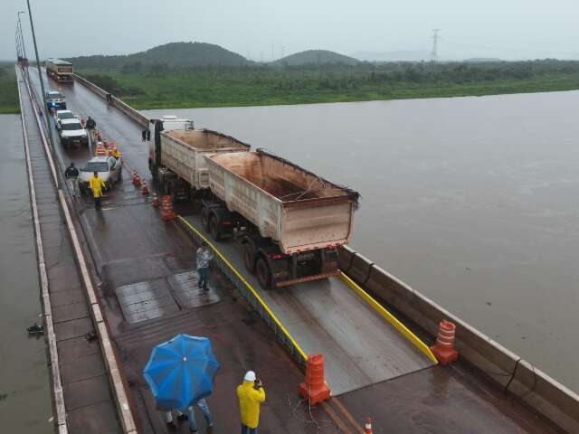 Primeiro trecho a passar por obra em ponte da BR-262 recebe travessia tempor&aacute;ria