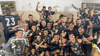 Jogadores do ABC comemorando classificação no Estádio Laertão (Foto: Divulgação)