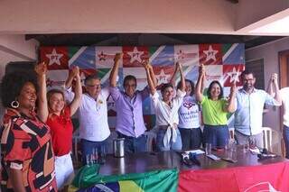 Membros do PT que abraçaram pré-candidatura de Camila Jara (Foto: Paulo Francis)