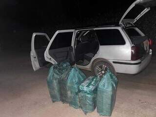 Veículo onde a droga embalada e separada em trablete era transportada (Foto: reprodução / Exército) 