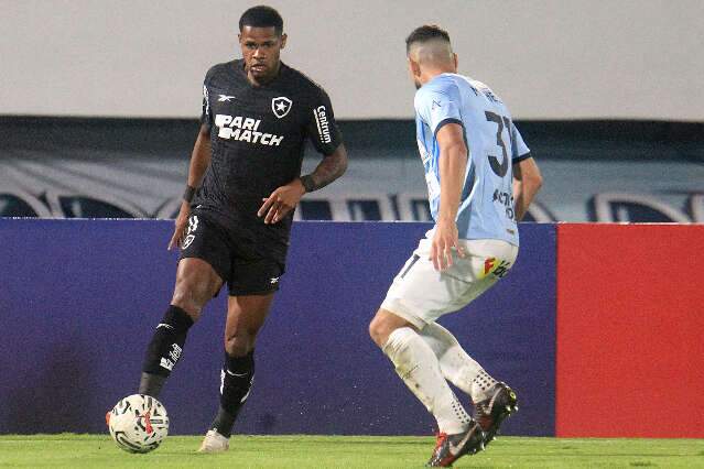 Botafogo empata pela Libertadores e Cruzeiro d&aacute; vexame na Copa do Brasil 