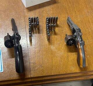 Armas apreendidas durante operações desta quinta (Foto: Divulgação)