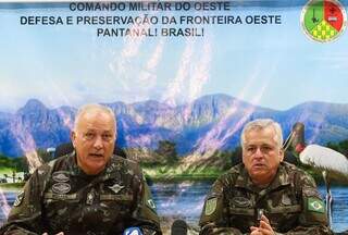 General André Luís Novaes e General Luiz Fernando (Foto: Henrique Kawaminami)
