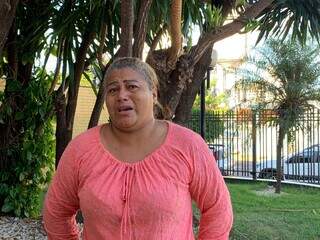 Rosana, mãe de vítima de feminicídio, durante entrevista ao Campo Grande News. (Foto: Bruna Marques)