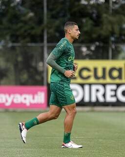 André, volante do Fluminense durante preparação para a partida contra a LDU (Foto: Divulgação/Flu)