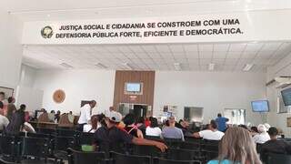 Recepção da Defensoria Pública de MS, localizada na Rua Antônio Maria Coelho, na Capital (Foto: Direto das Ruas)