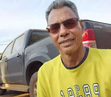 Diretor de tr&acirc;nsito manda taxistas &quot;quebrarem no pau&quot; motoristas clandestinos