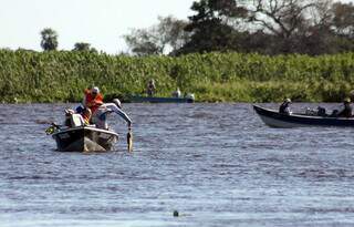 Pescadores adeptos a pesca esportiva nos rios do MS (Foto: divulgação Imasul)