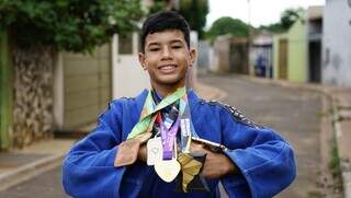 Orgulho do Nhanhá, Juan tem mais de 20 medalhas como judoca. (Foto: Alex Machado)