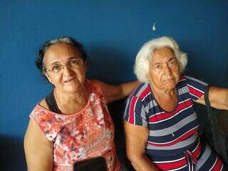 Olga e a mãe Maria frequentaram o centro pela primeira vez na semana passada (Foto: Idaicy Solano)