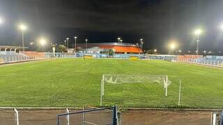 Gramado do Estádio Jacques da Luz já apresenta melhoras em registro feito na noite desta segunda-feira (26). (Foto: Reprodução/Redes Sociais)