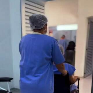 Enfermeira encaminha paciente para primeira cesariana do hospital após 5 anos (Foto: Redes sociais)