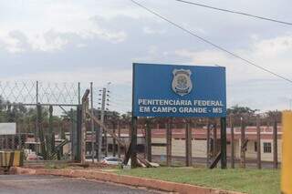 Nesta manhã, o clima era de tranquilidade na Penitenciária Federal de Campo Grande (Foto: Marcos Maluf) 