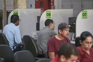 Candidatos sendo atendidos no prédio da Funtrab, localizado na Rua 13 de Maio. (Foto: Arquivo/Marcos Maluf)