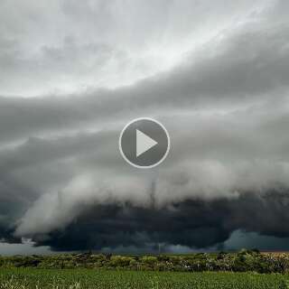 Tempo fecha rápido em Vicentina e nuvens escuras deixam moradores em alerta
