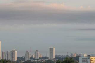 Céu de Campo Grande na manhã desta terça-feira. (Foto: Divulgação)