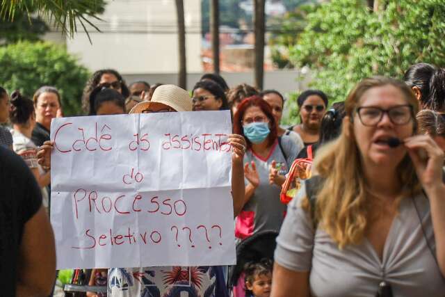 Paralisa&ccedil;&atilde;o de assistentes por sal&aacute;rios fecha creches na Capital