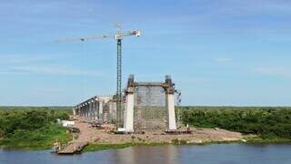 Obras na ponte da Rota Bioceânica, que ligará Brasil ao Paraguai (Foto: Toninho Ruiz)