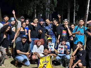 Há 2 anos, projeto lota praça com turma que vive arte e hip hop