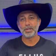 Festa é cancelada após suspeita de prefeito usar evento para se promover