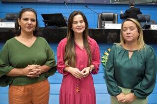 Da esquerda para a direita: deputada estadual Gleice Jane (PT), Mara Caseiro (PSDB) e Lia Nogueira (PSDB) (Foto: Luciana Nassar) 