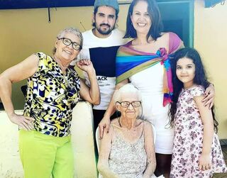 Livro conecta amor de 5 gerações em história inspirada na 2ª neta