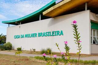 Fachada da Casa da Mulher Brasileira, localizada no Jardim Imá (Foto: Henrique Kawaminami)