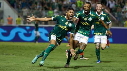 Líder geral do Paulistão, Palmeiras vence Botafogo-SP e avança às quartas