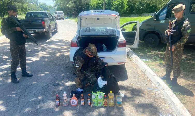 Exército prende equatoriano com cocaína diluída e que seguia para São Paulo 