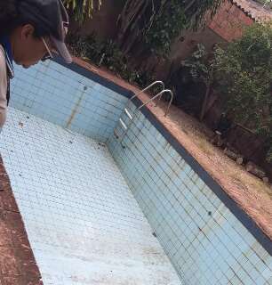 Sesau garante que piscina denunciada por vizinha não tem focos de dengue