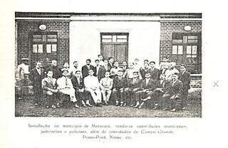 Grupo de homens que participaram da fundação da cidade. (Foto: Arquivo/TJMS)