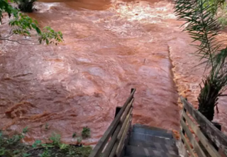 Rio da Prata foi tomado pela lama em novembro de 2018. (Foto: Reprodução) 