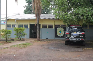 Prédio onde funciona a delegacia da Polícia Civil de Ribas do Rio Pardo. (Foto: Arquivo/Marcos Maluf)