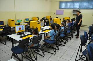 Sala de informática de escola municipal da Capital (Foto: Arquivo/Prefeitura)